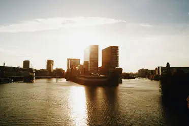 7 Reisebüros in Düsseldorf für Urlaubs- & Geschäftsreisen