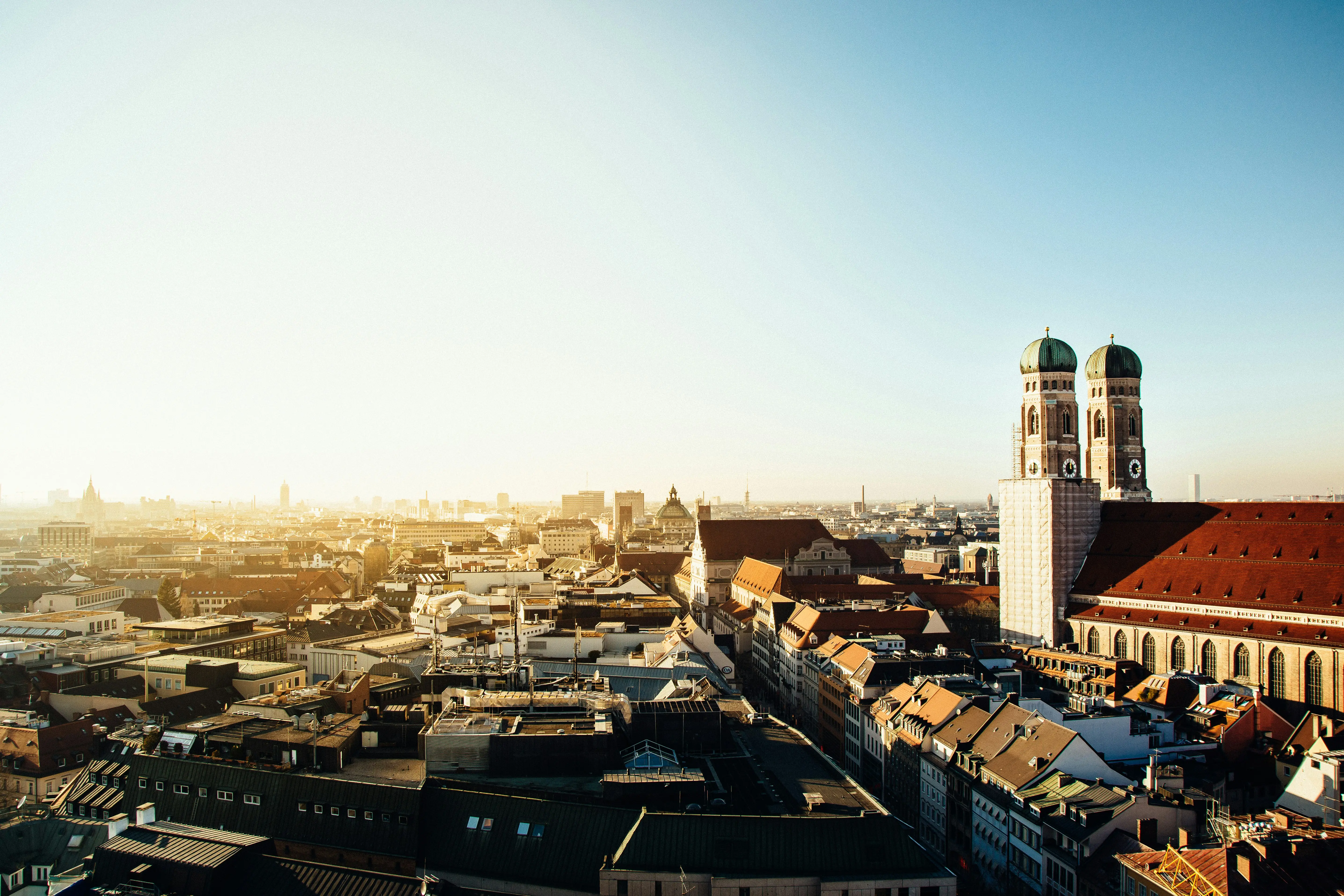 Stadtbild München mit Frauenkirche