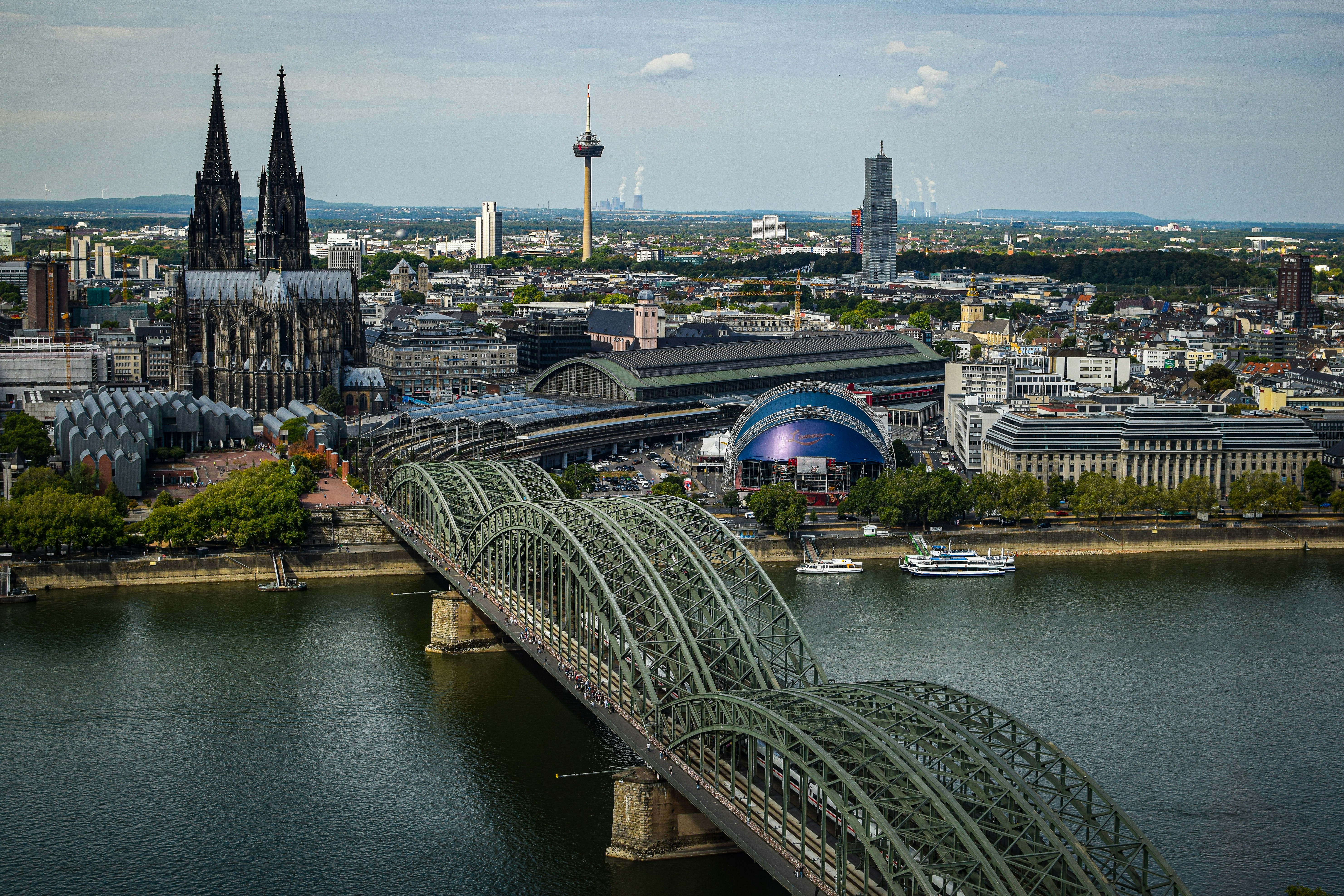 Stadtbild von Köln mit Kölner Dom