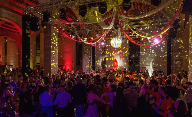 Tips To Plan An Unforgettable Holiday Party