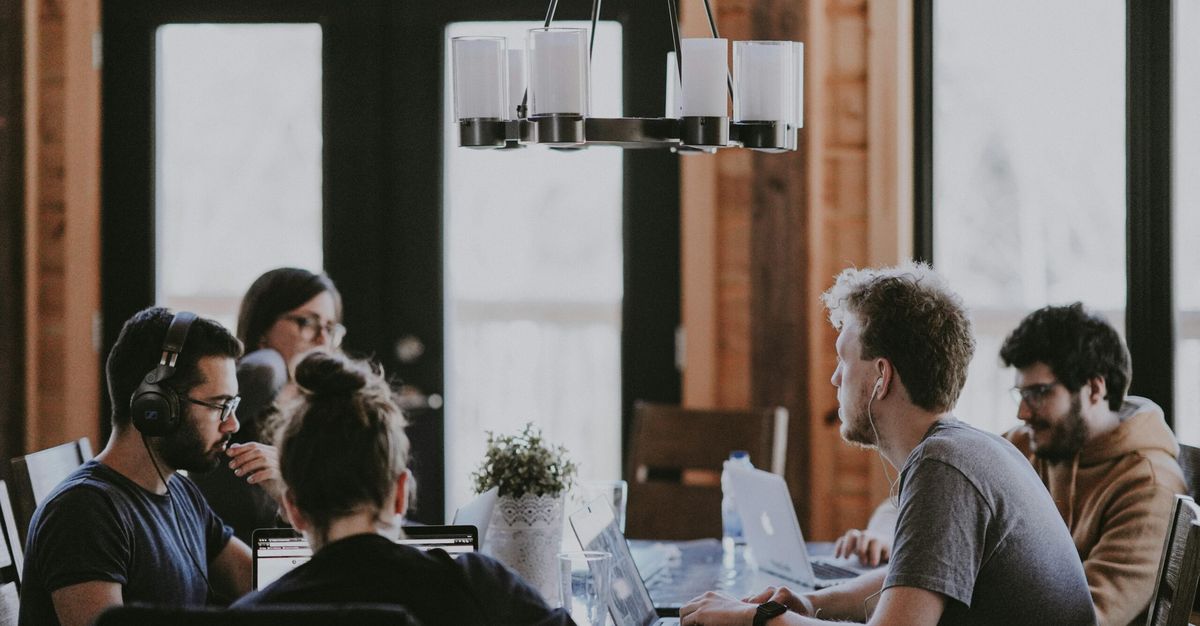 2025 finance insights: How AI transforms spend management | Perk