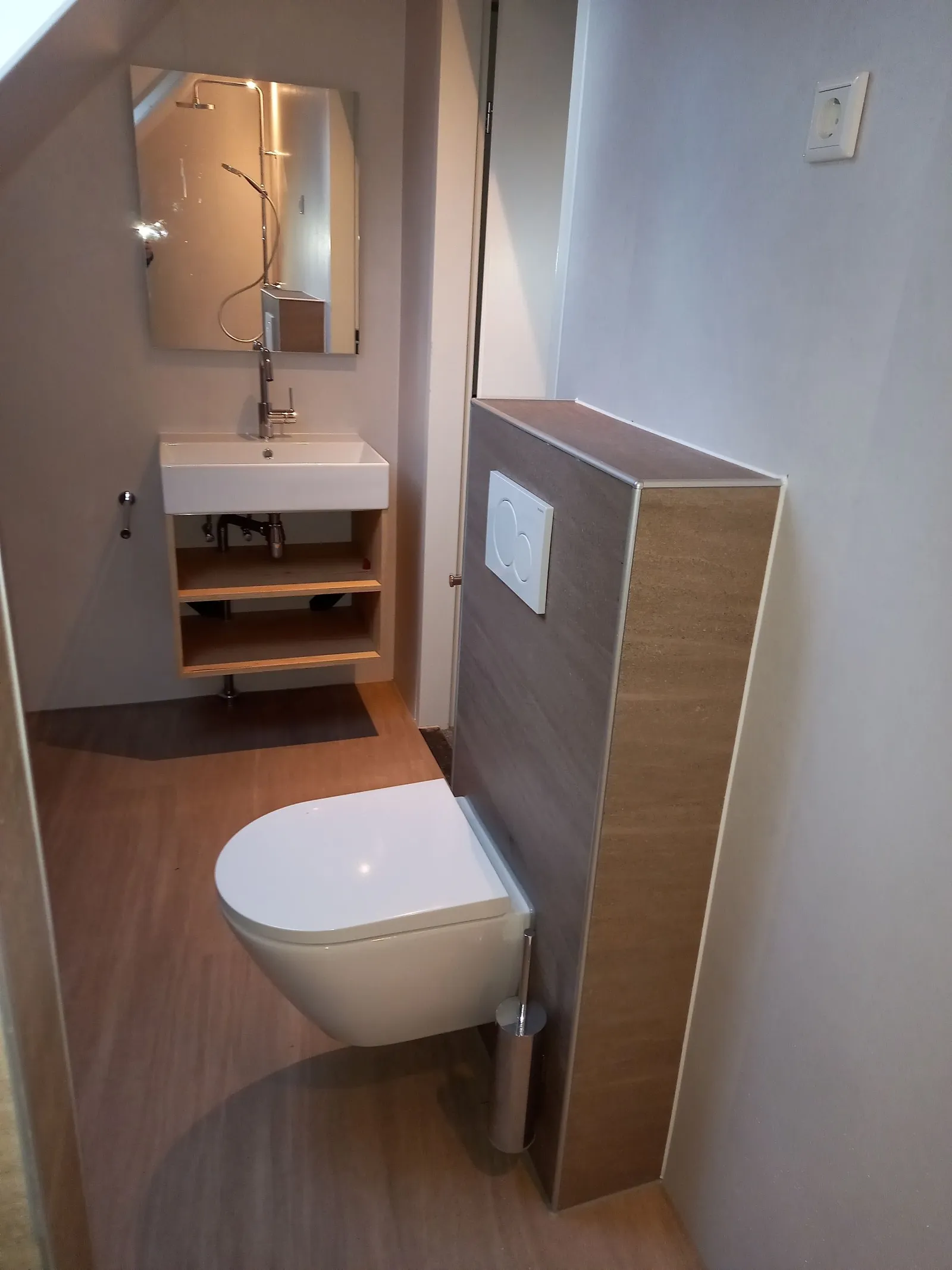 Gerenoveerde badkamer en toilet Landal - Lichtenberg Mensgericht Vastgoedonderhoud