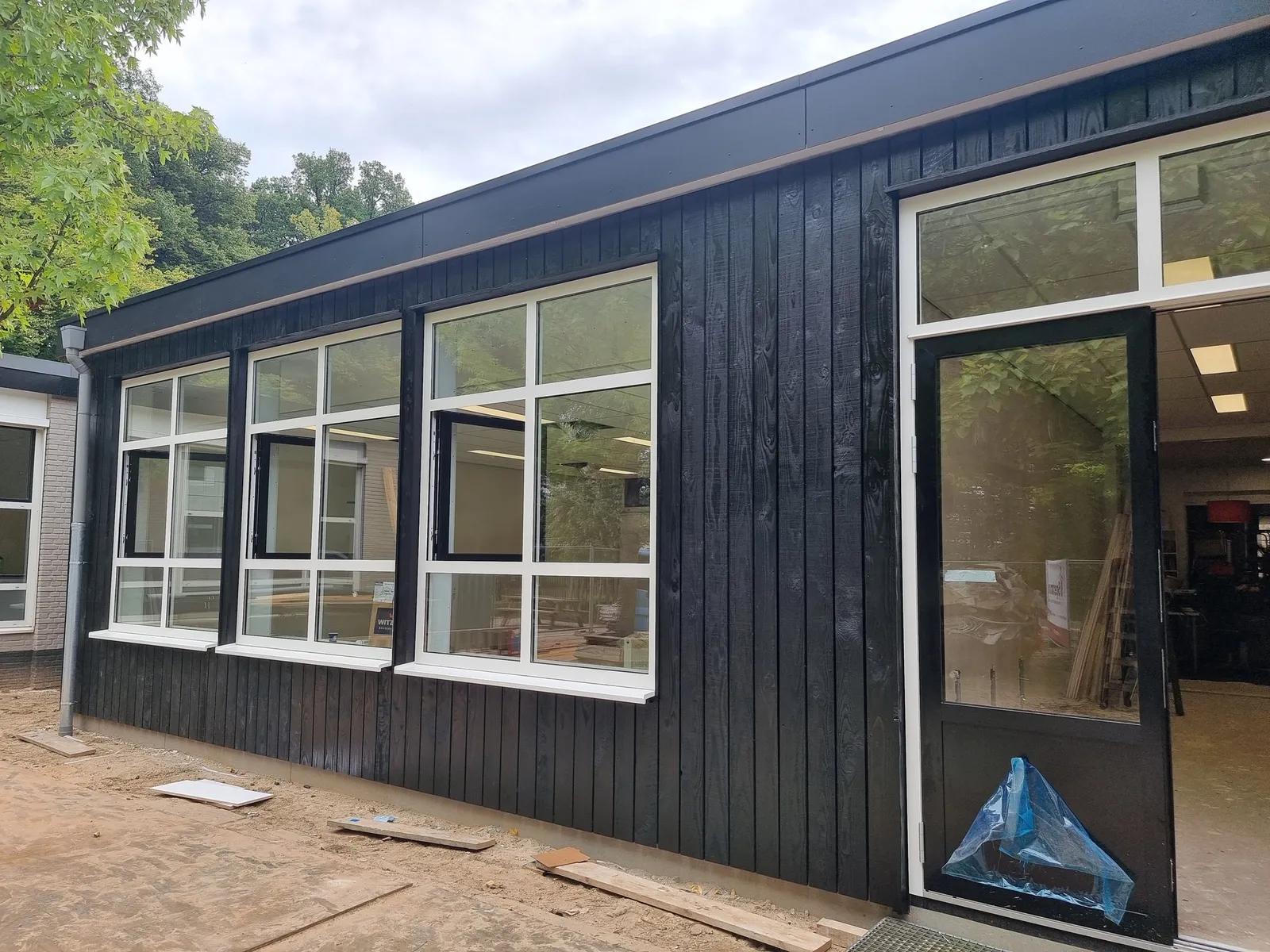 Nieuwbouw eindresultaat schoolgebouw Diepenveen Lichtenberg Mensgericht Vastgoedonderhoud