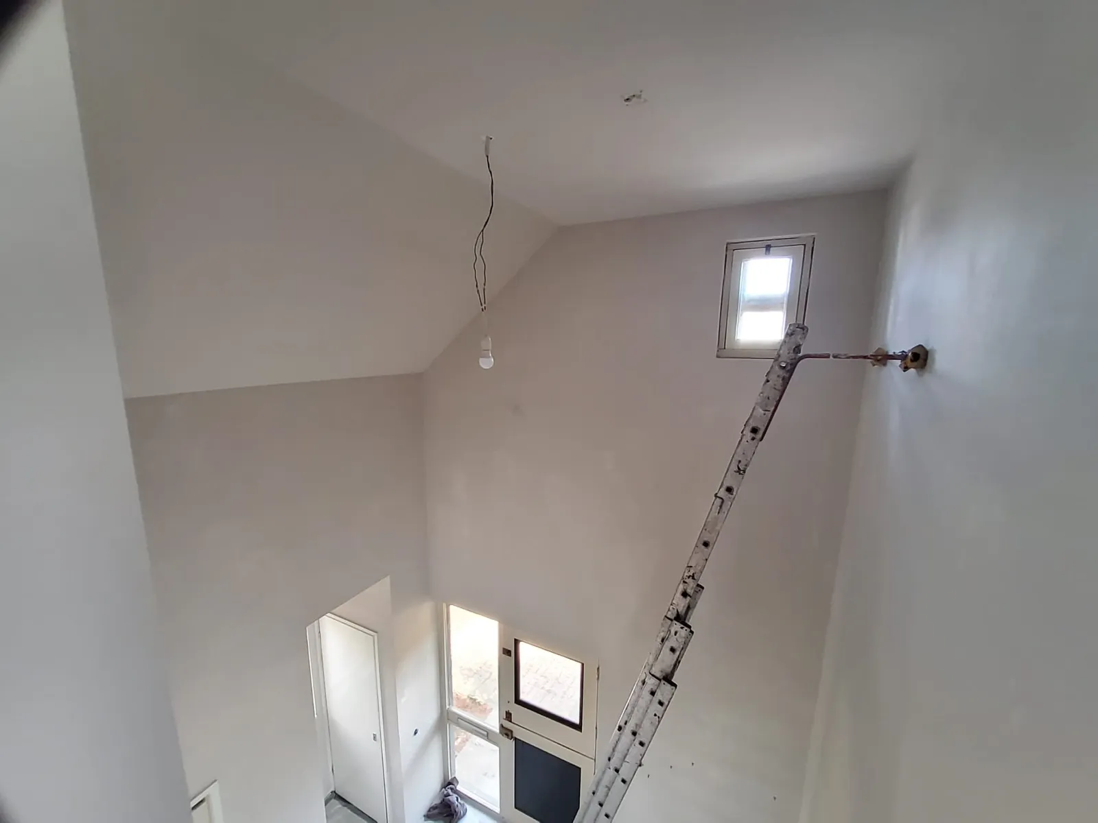 Renovatie, verbouwing en verduurzaming woning in Wierden door Lichtenberg Mensgericht Vastgoedonderhoud buiten en binnen