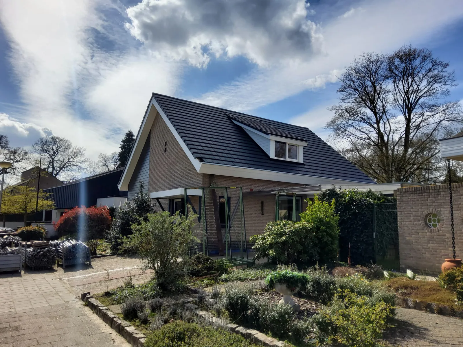 Renovatie, verbouwing en verduurzaming woning in Wierden door Lichtenberg Mensgericht Vastgoedonderhoud buiten en binnen