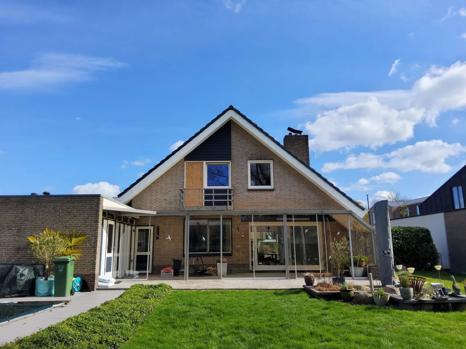 Renovatie, verbouwing en verduurzaming woning in Wierden door Lichtenberg Mensgericht Vastgoedonderhoud buiten en binnen
