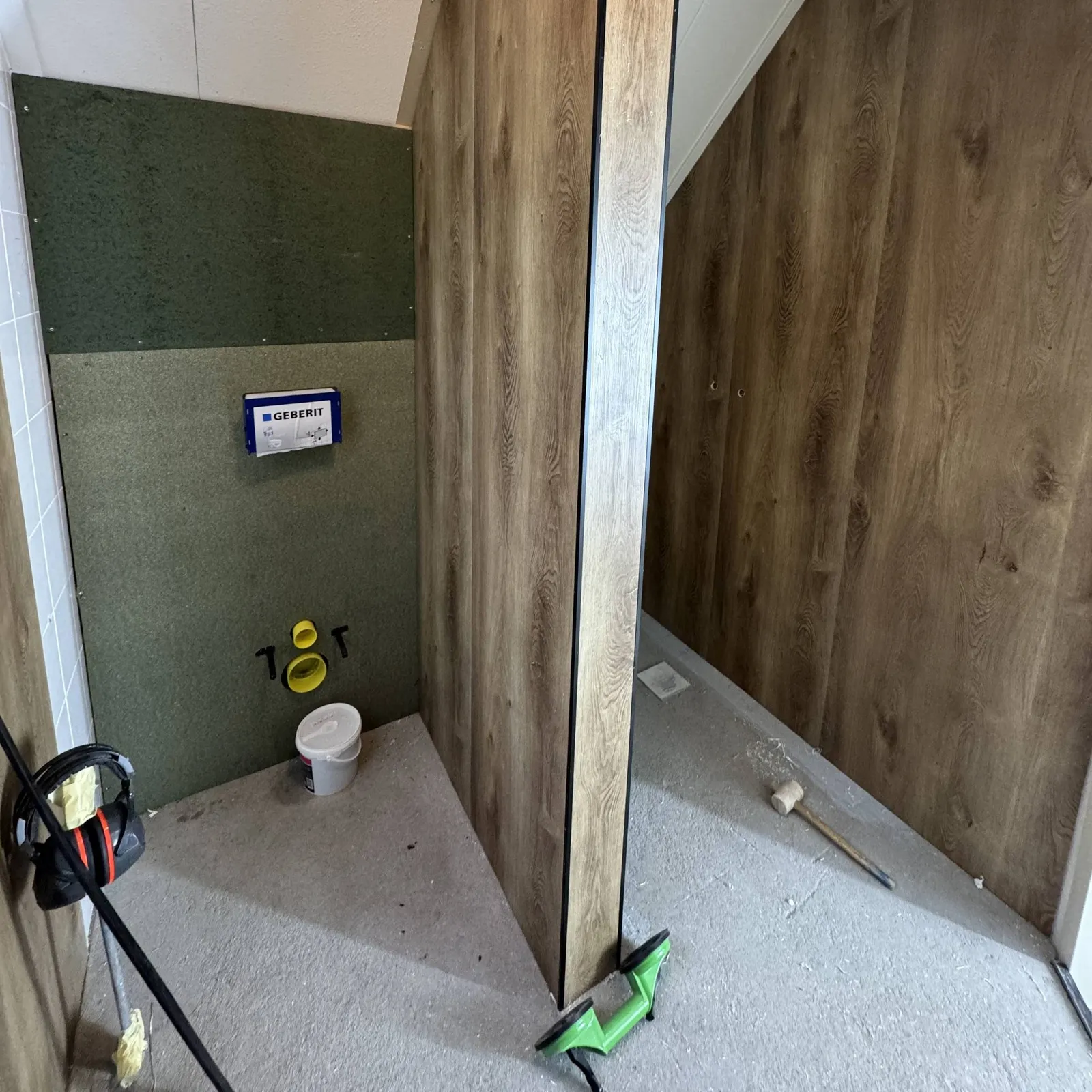 Renovatie badkamers en toiletten vakantiepark de vlegge Lichtenberg Mensgericht Vastgoedonderhoud