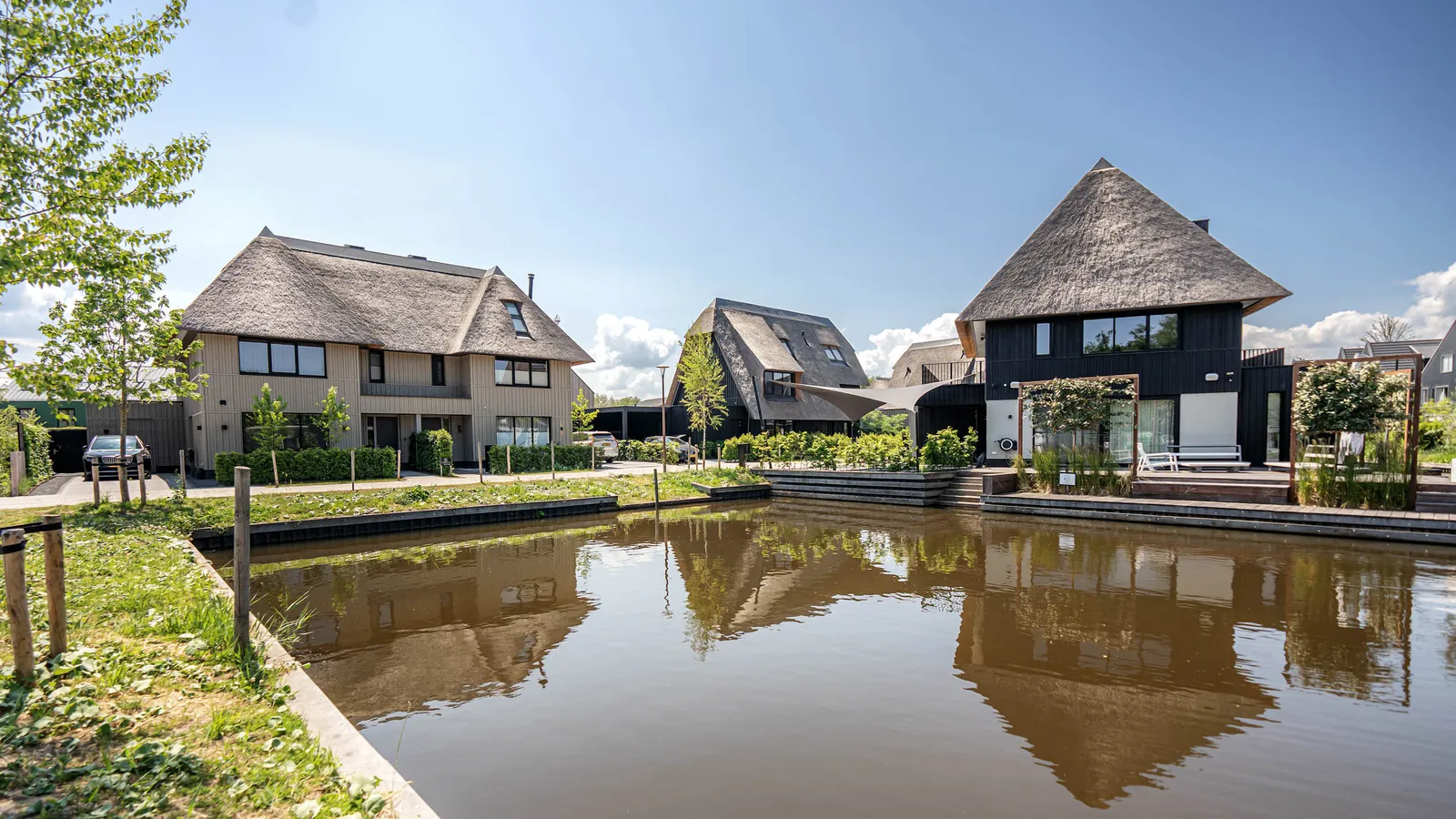 25 rietgedekte villa's 'Eilanden Oost' Muiden Lichtenberg Bouwgroep