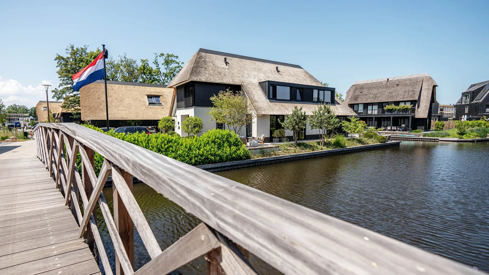 25 rietgedekte villa's 'Eilanden Oost' Muiden Lichtenberg Bouwgroep