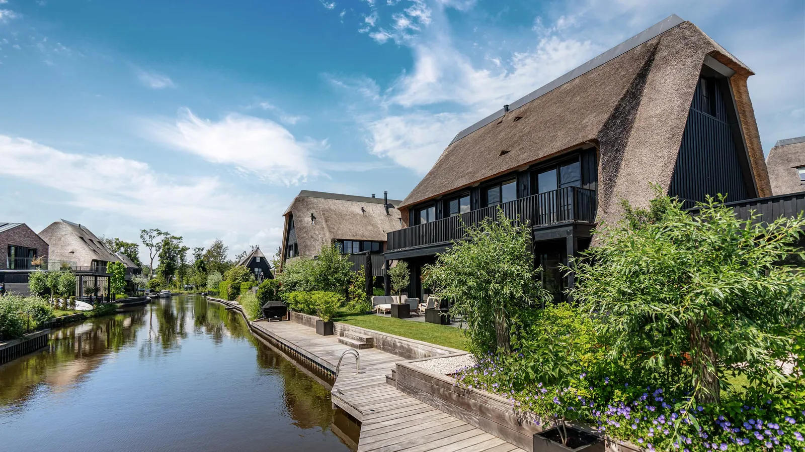 25 rietgedekte villa's 'Eilanden Oost' Muiden Lichtenberg Bouwgroep