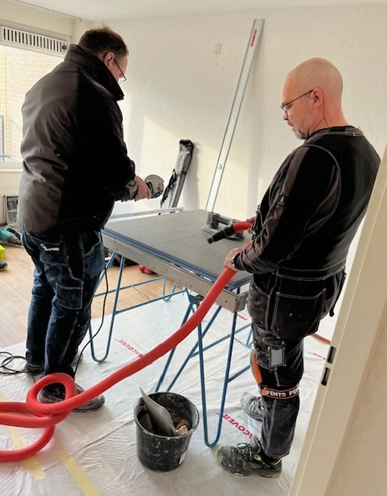 Renovatie badkamers sanitair minimale overlast met keratop Lichtenberg Mensgericht Vastgoedonderhoud