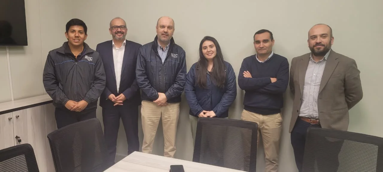 SEC regional sostuvo una fructífera reunión de coordinación con Energía Casablanca y Litoral en preparación para la temporada de altas temperaturas. 