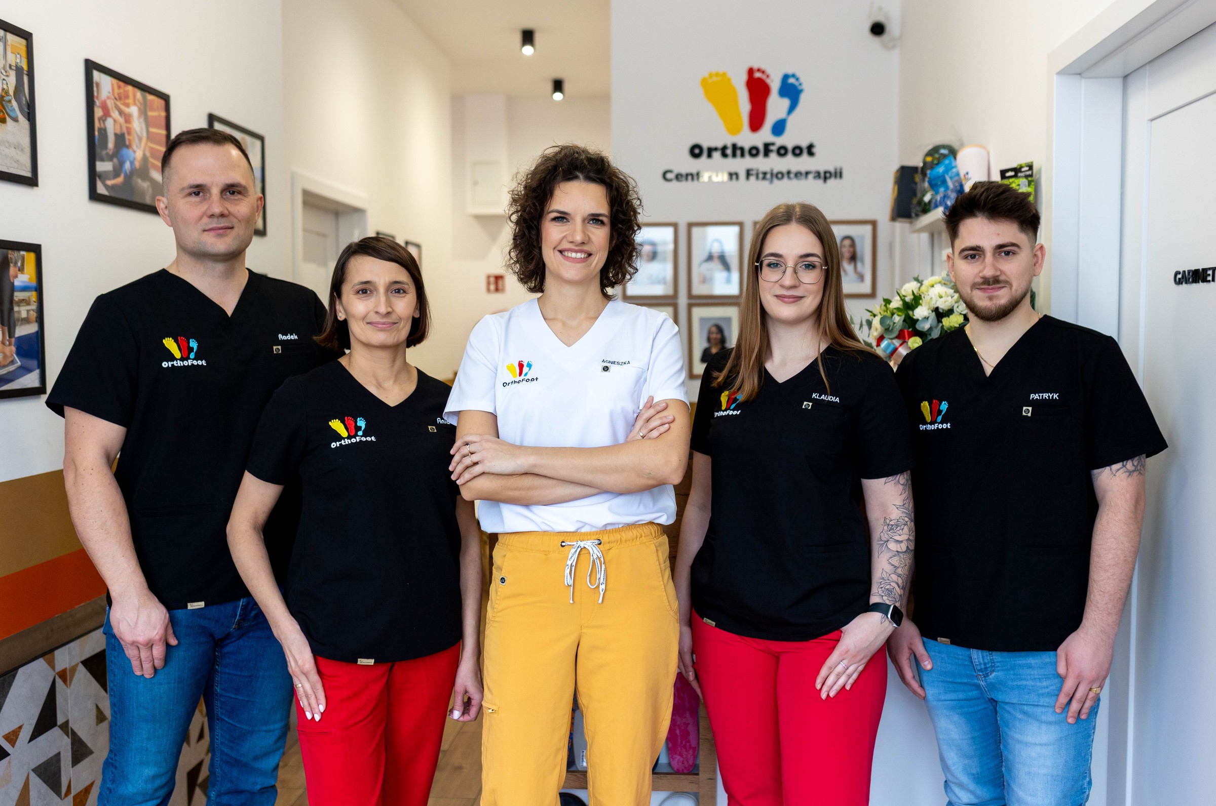 W OrthoFoot Centrum Fizjoterapii w Koszalinie wspieramy zdrowie całej rodziny – od pierwszych miesięcy życia po dorosłość.