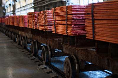 Build-up of US copper stocks leading to apparent market tightness