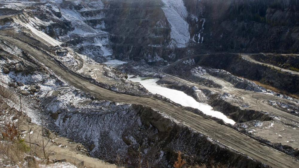 Open pit graphite quarry
