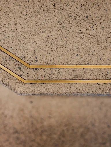 Nahaufnahme des Geländers im Treppenhaus