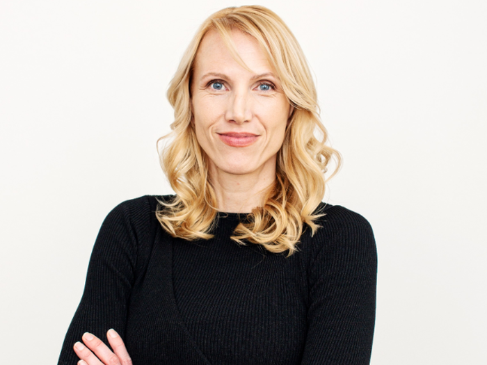 https://a.storyblok.com/f/287956/640x480/205209225f/katharina-stehen_1_farbe__.png