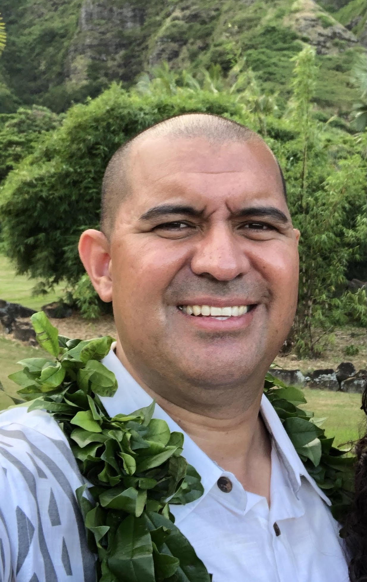 Headshot of Ellie Kapihe