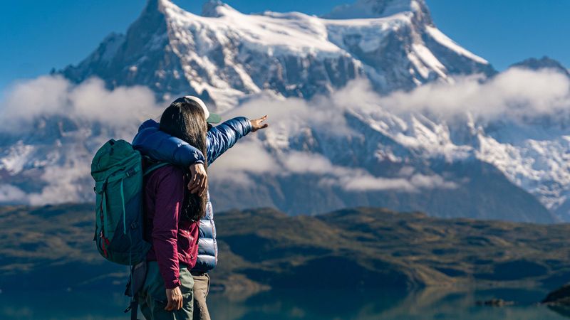 Calafate y Trekking Circuito W en Torres del Paine con Hotel Todo Incluido