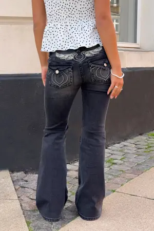 Jeans details for girls aged 9–14
