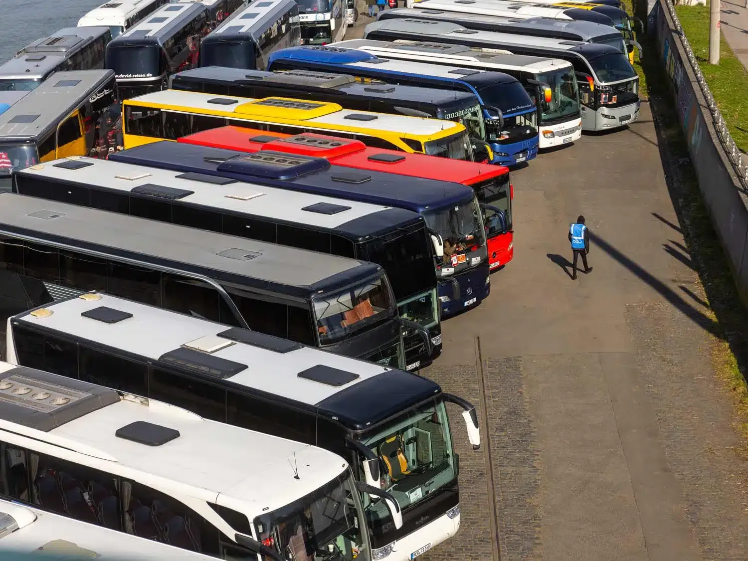 koordiniert geparkte Busse
