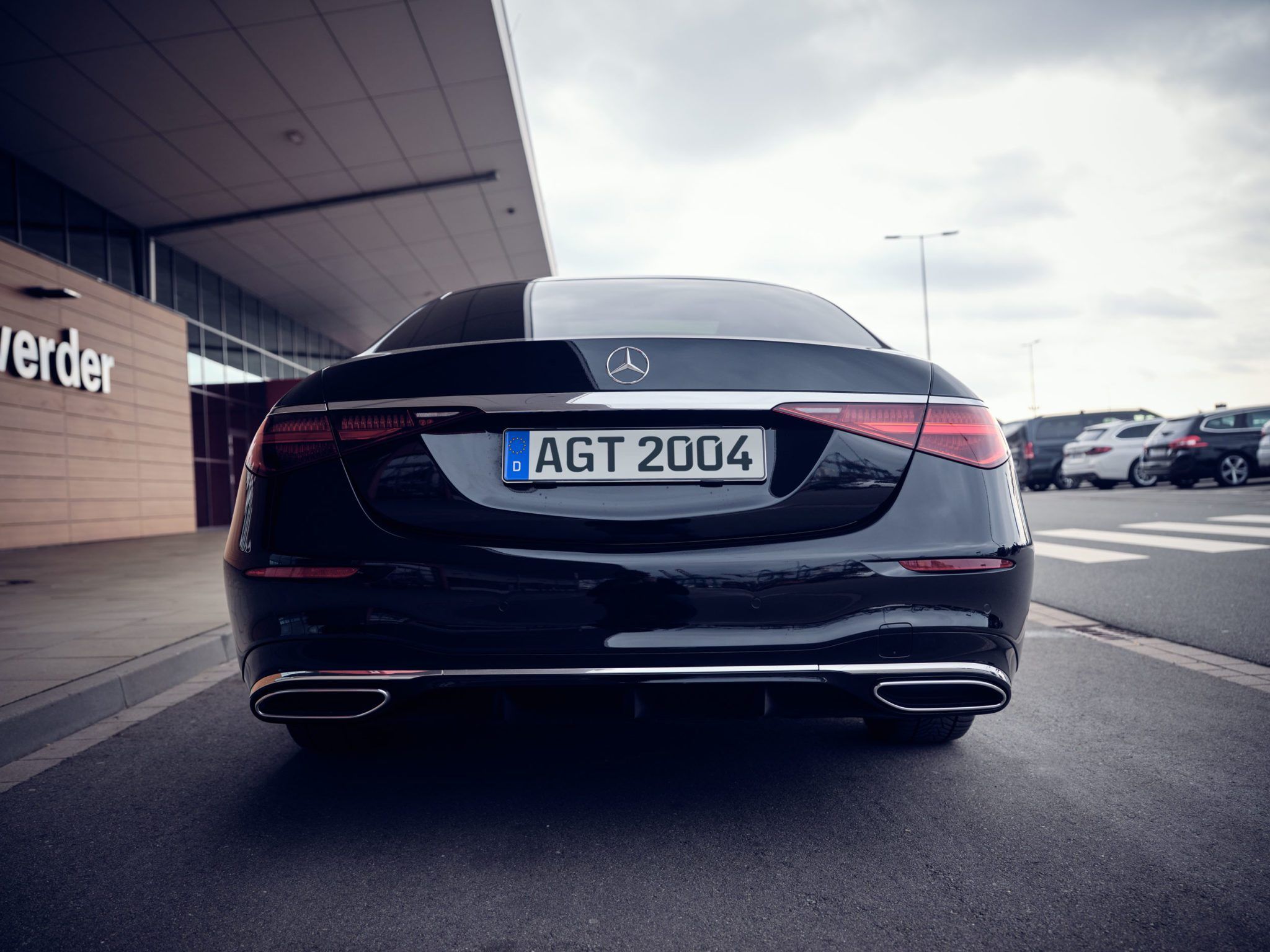 rückansicht eines agt limousine