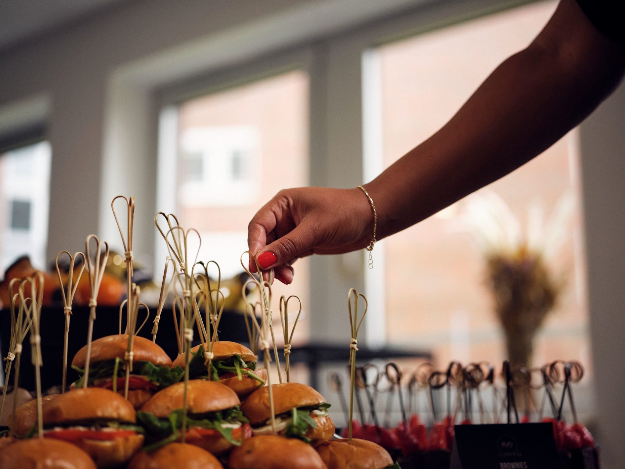 Catering-Buffet als Zusatzleistung zur Busfahrt