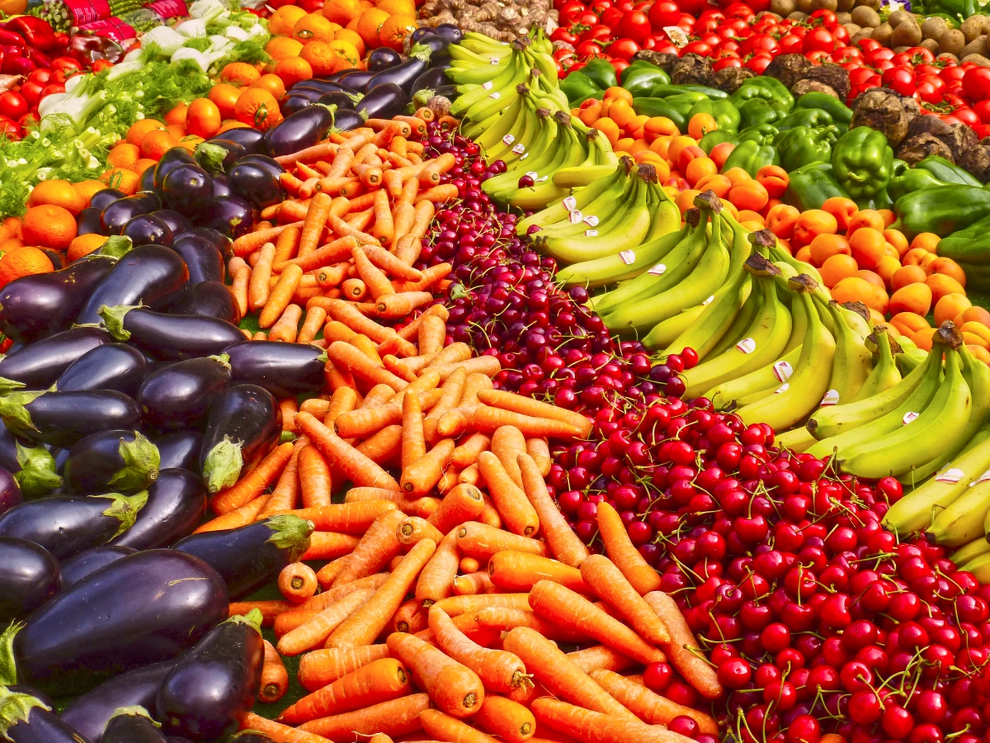 lay-out of fruits and vegetables, symbolizing not all hotels are competitors