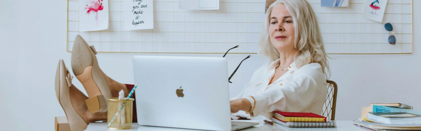 Independent hotel owner using AI