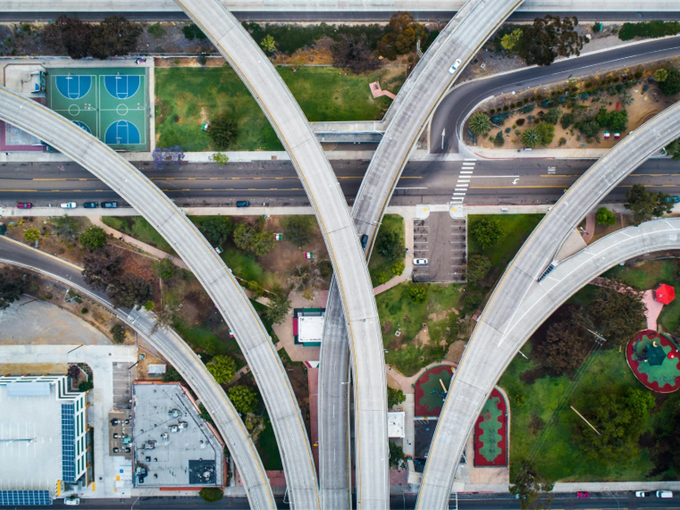 Multiple roads crossing, symbolizing that diverse distribution strategy complicates channel management