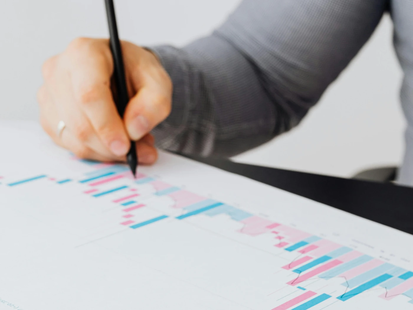 A hotel revenue management doing hotel forecasting manually