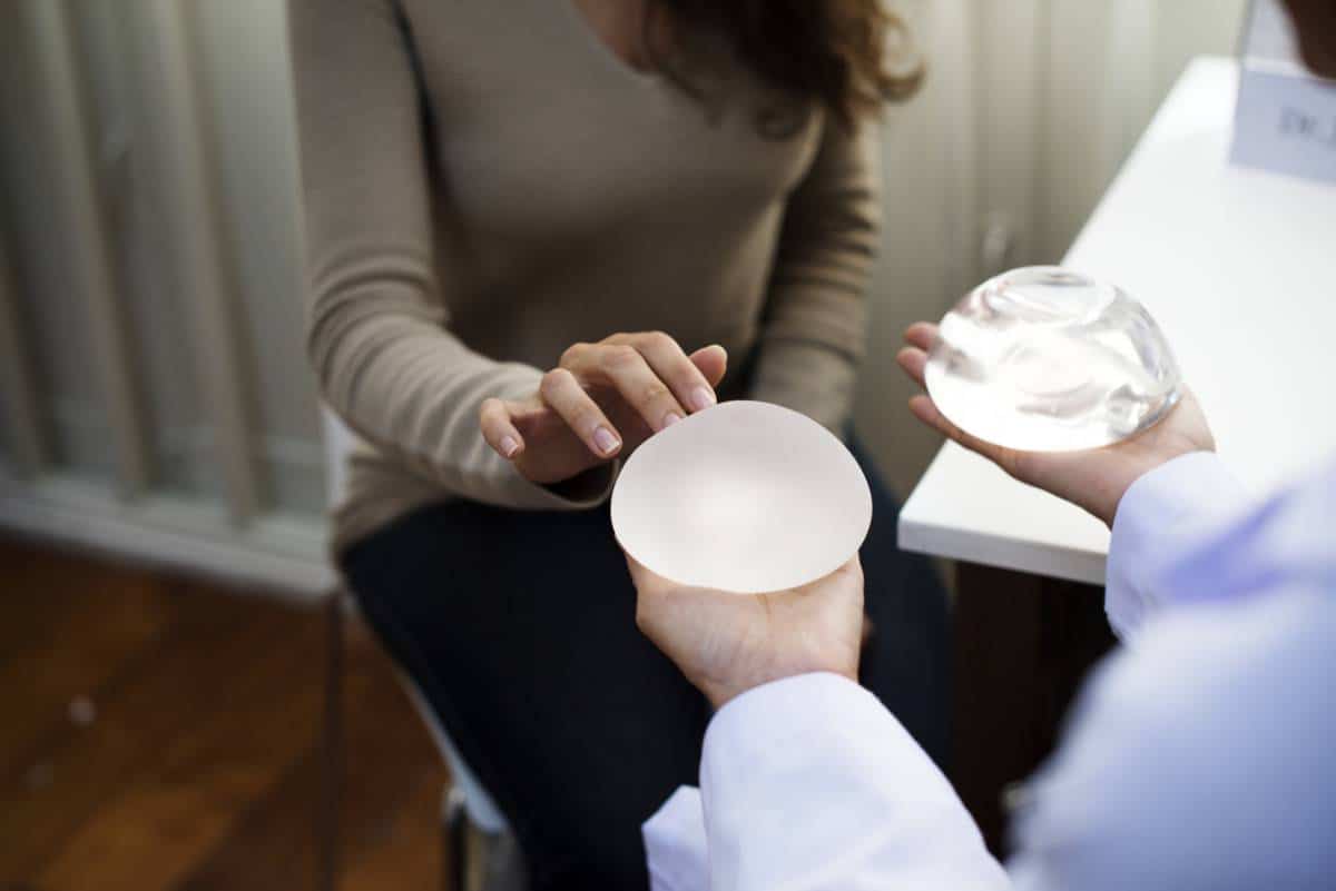 Featured image for  Choosing the Right Breast Implant Size 