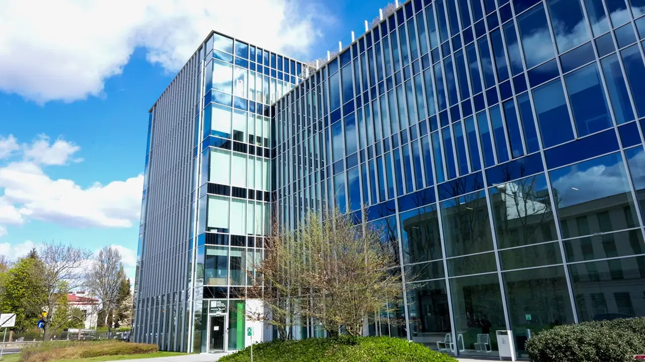 Healthy Volunteer building - Warsaw Pratia