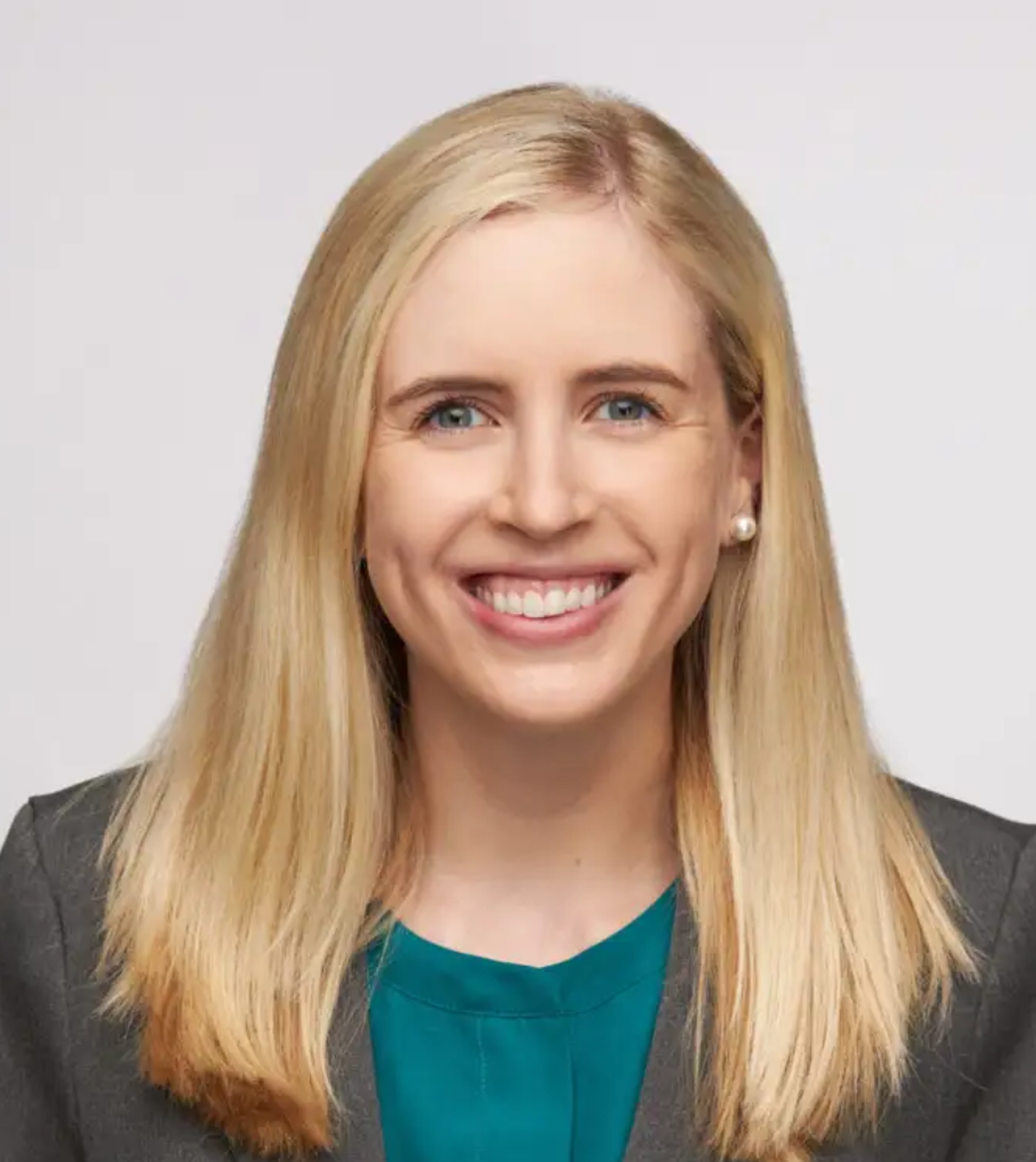 Leah Monge headshot