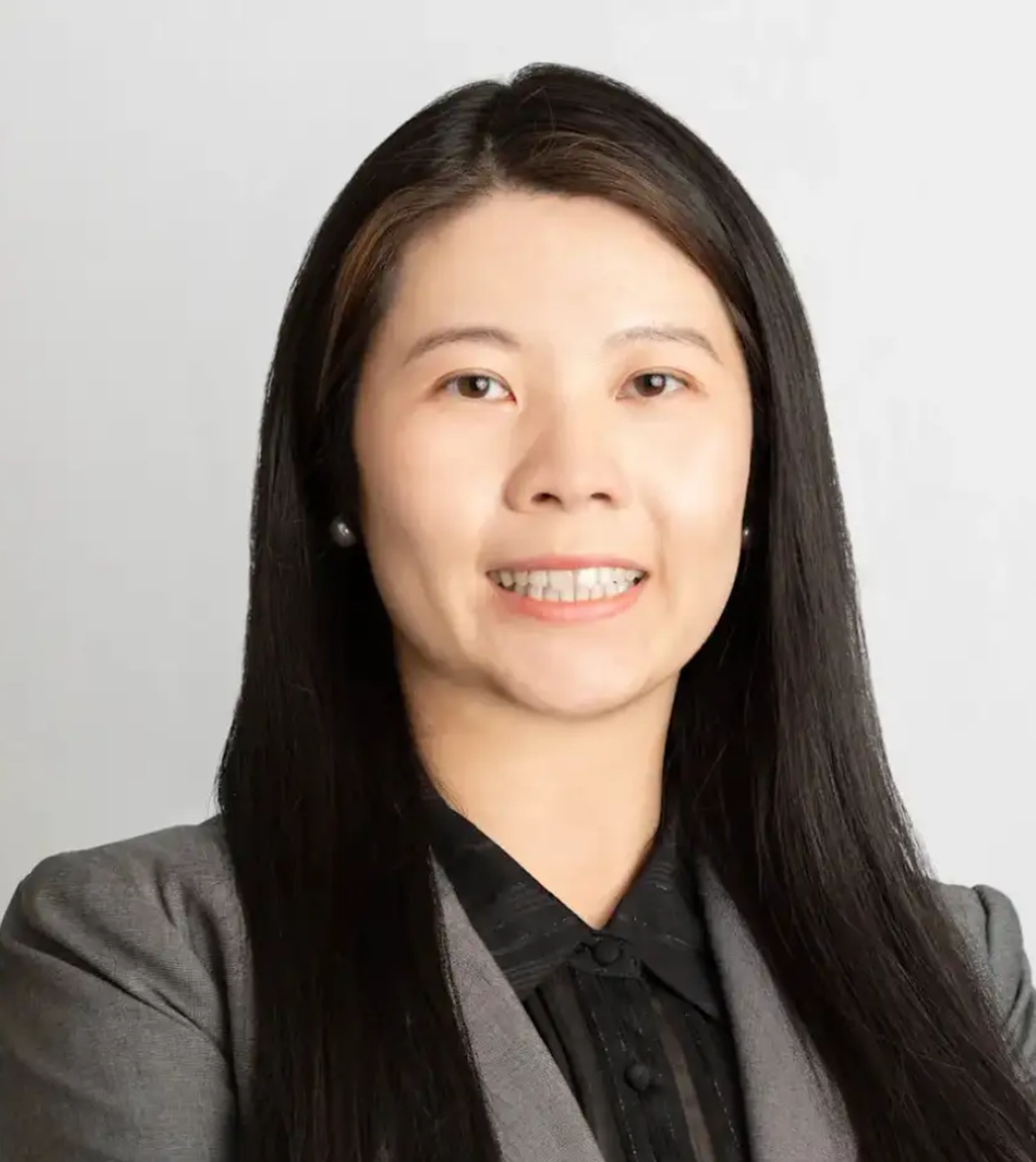 Wen Hong headshot