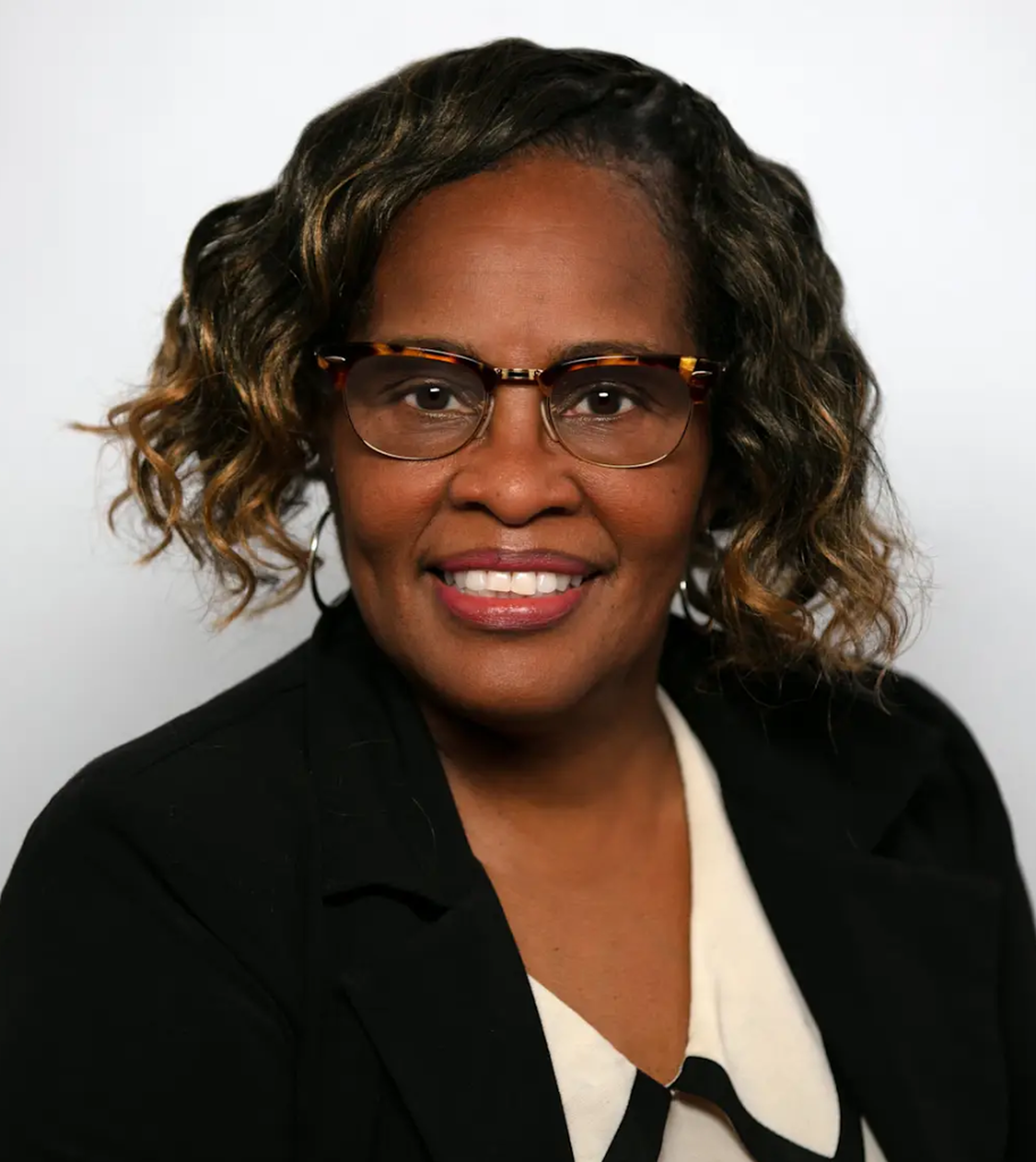 Toni Cross headshot