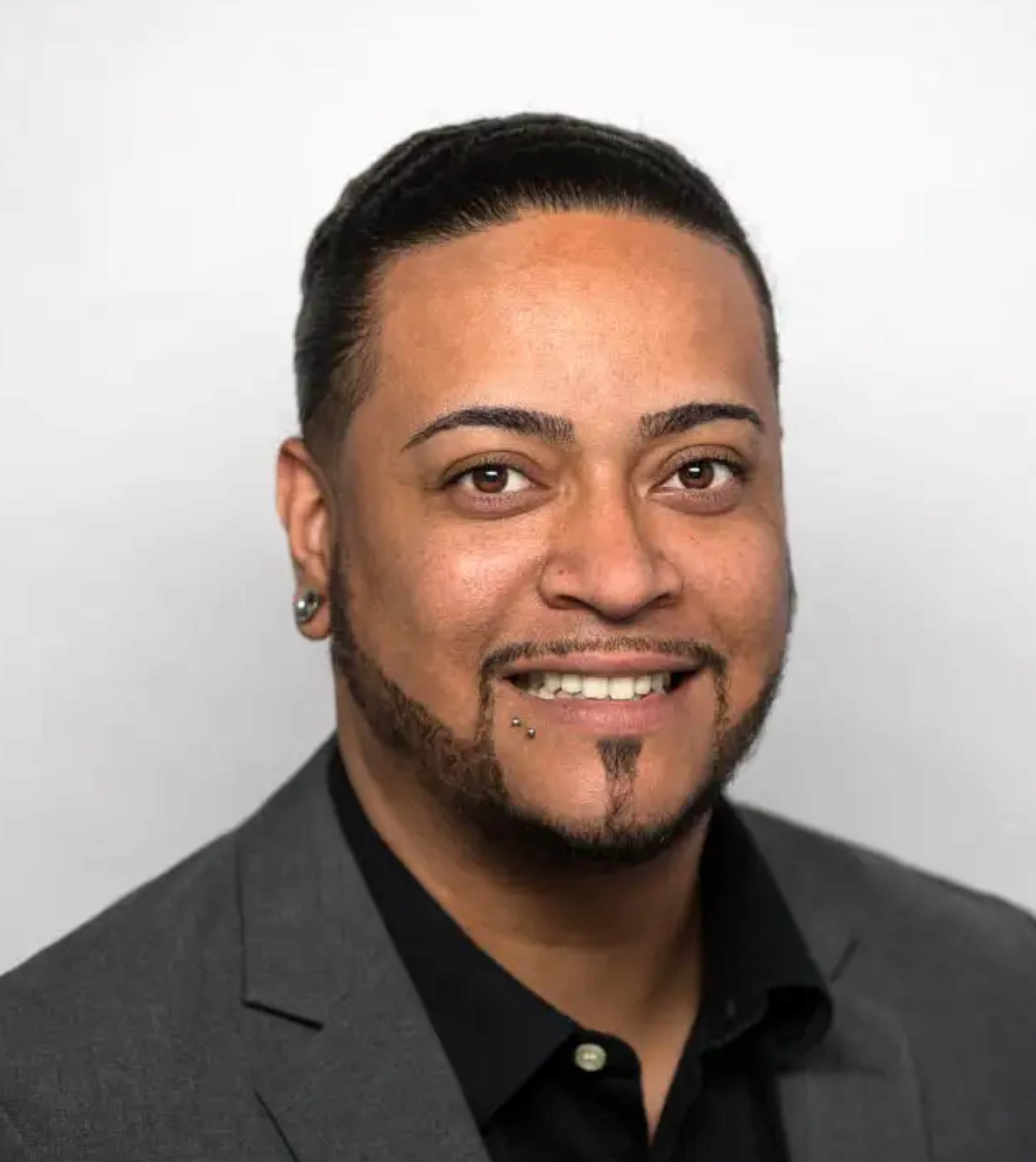 Juan Rivera headshot