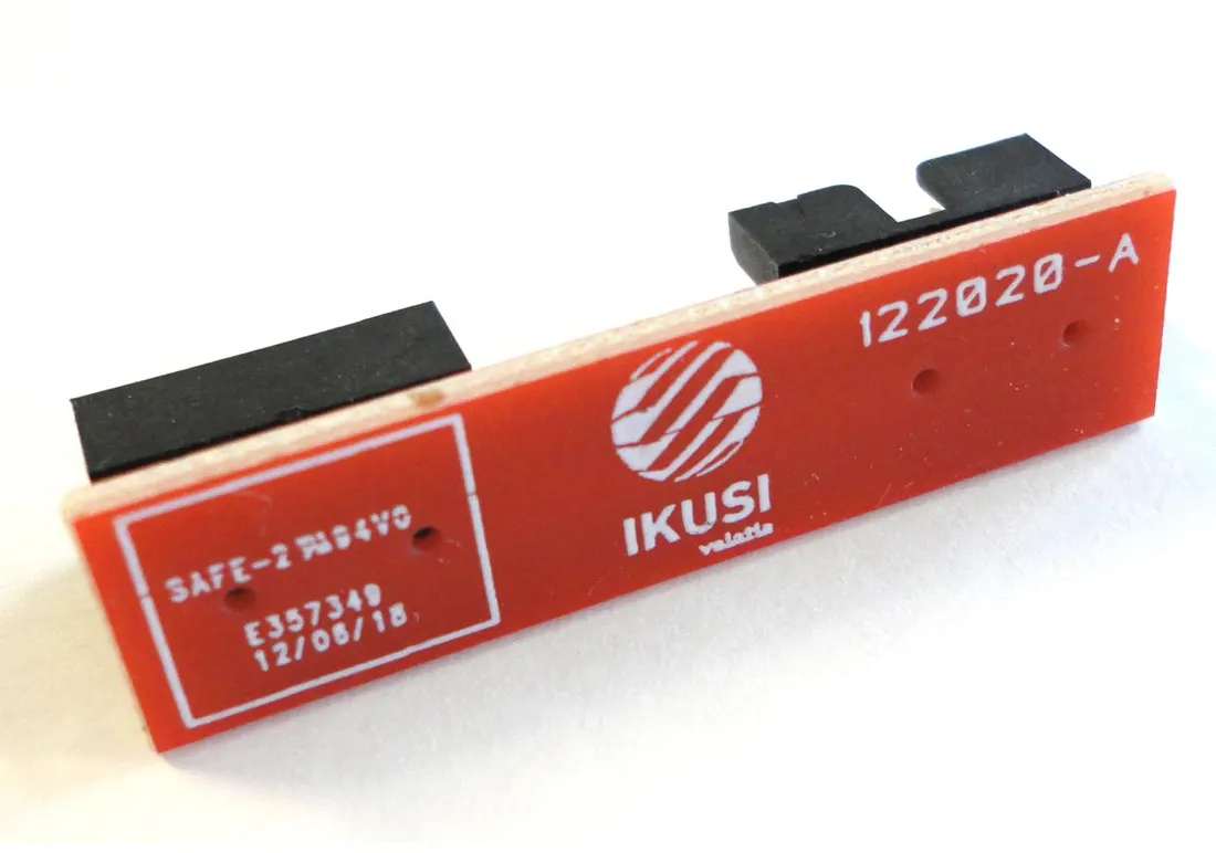 UAH-001 · Ref. 3870