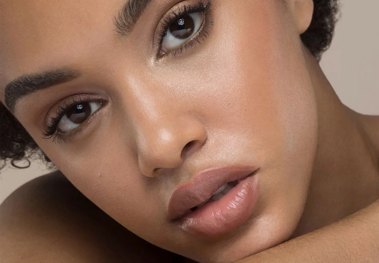 Få en slående glød med Bobbi Brown