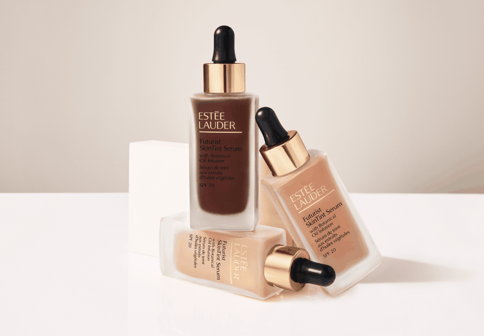 Poradnik: Estée Lauder Futurist SkinTint vs. Foundation - wyjaśniamy różnicę
