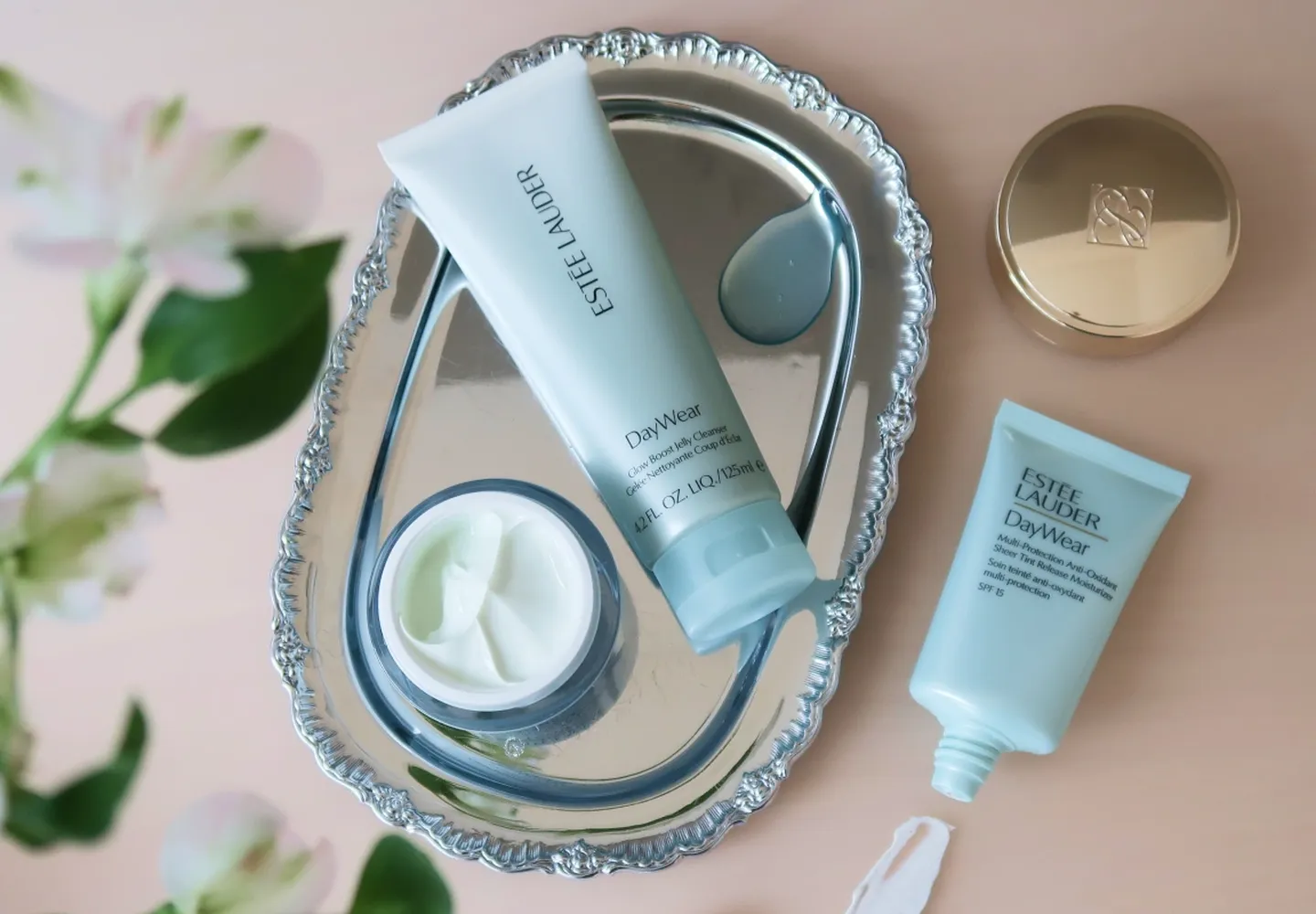 Estée Lauder DayWear – glow, beskyttelse og balanse i ett