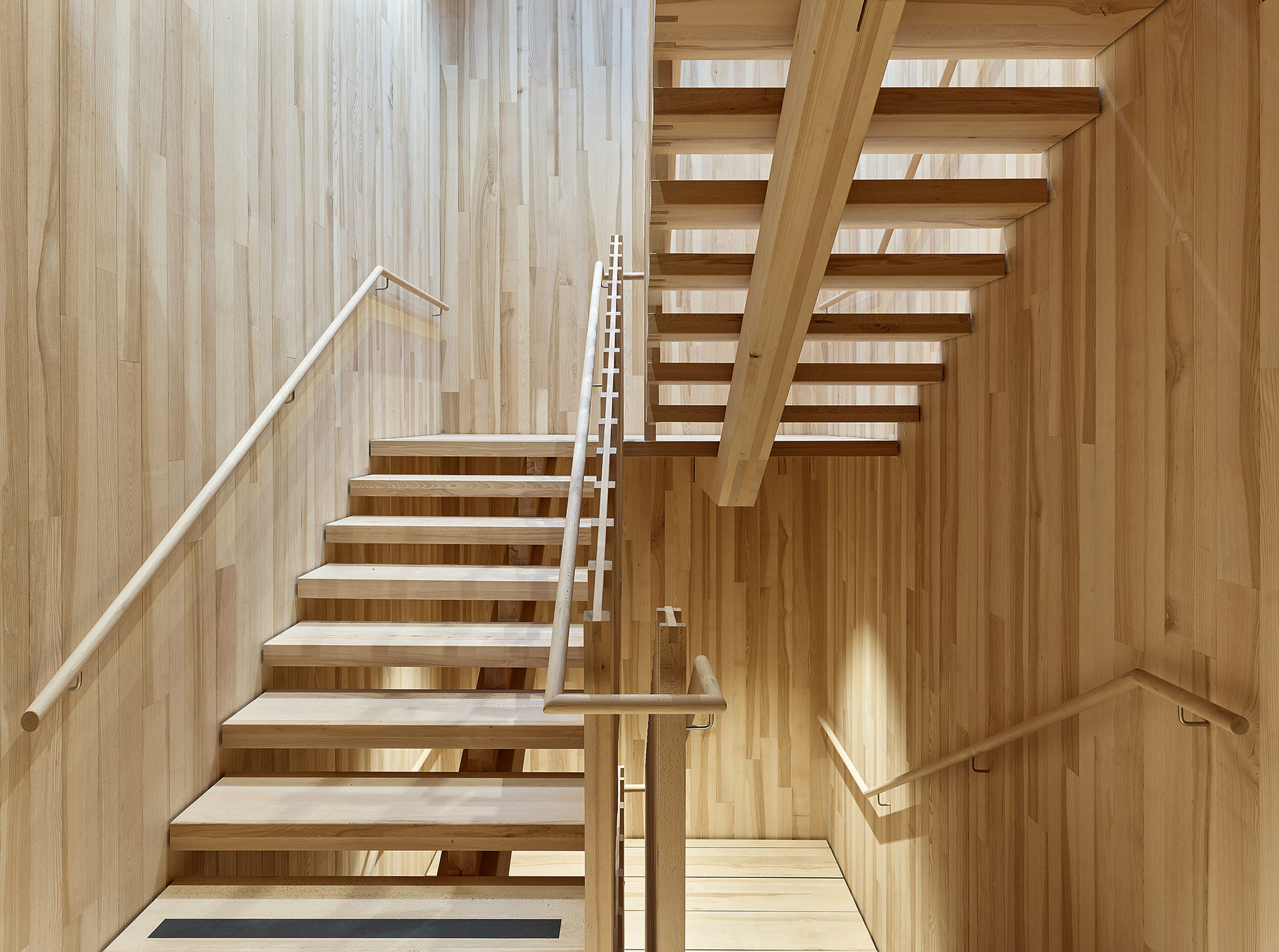 Sicherheitszentrum Bizau in nachhaltiger Holzbauweise mit klarer Architektur und regionaler Holzfassade im Bregenzerwald