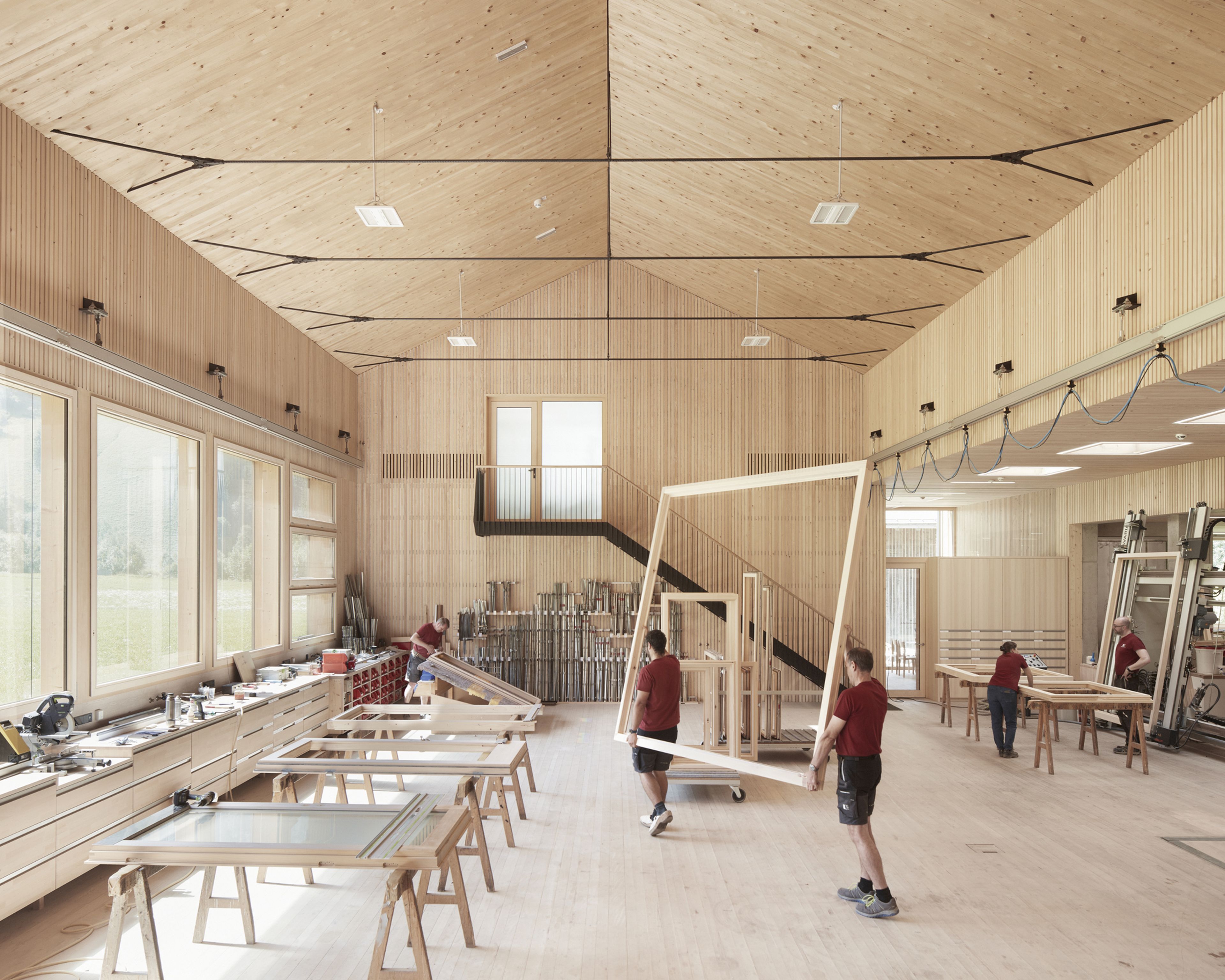 Betriebserweiterung Schwarzmann Fenster: moderner Holzbau, die natürliche Materialien, handwerkliche Qualität und zeitgemäße Architektur verbindet.