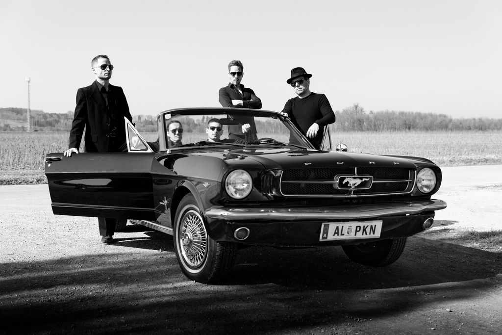 Low Desert Vibes, ein Muscle Car und Blasmusik