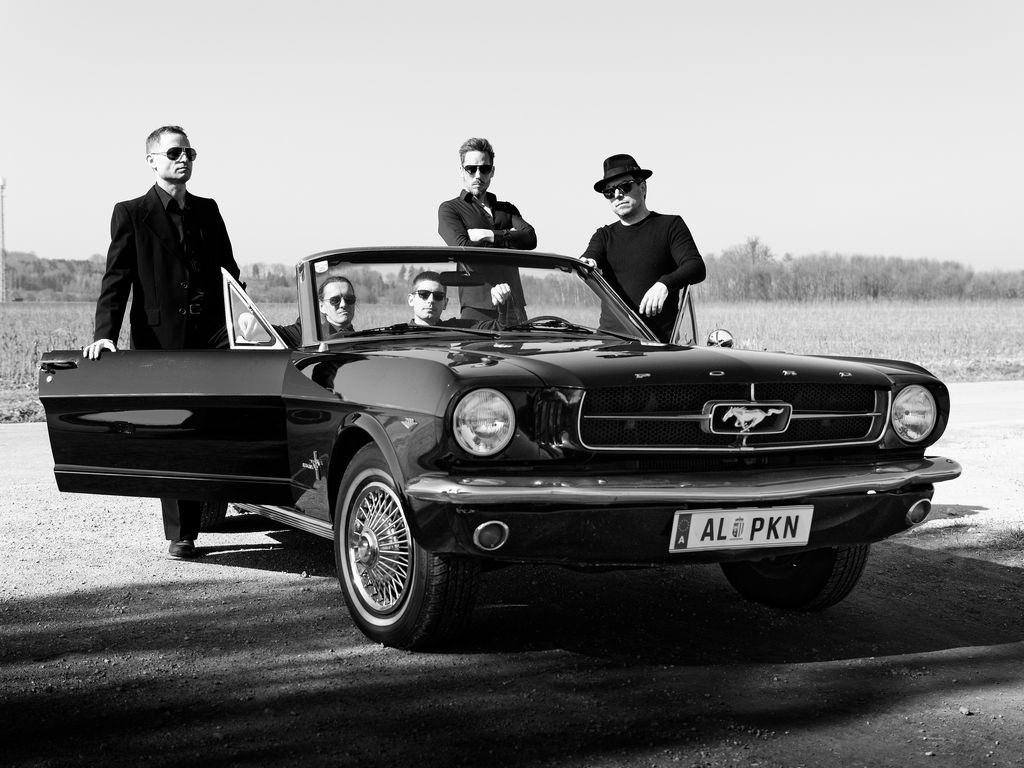 Low Desert Vibes, ein Muscle Car und Blasmusik