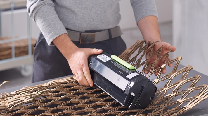 Infinitely variable working width