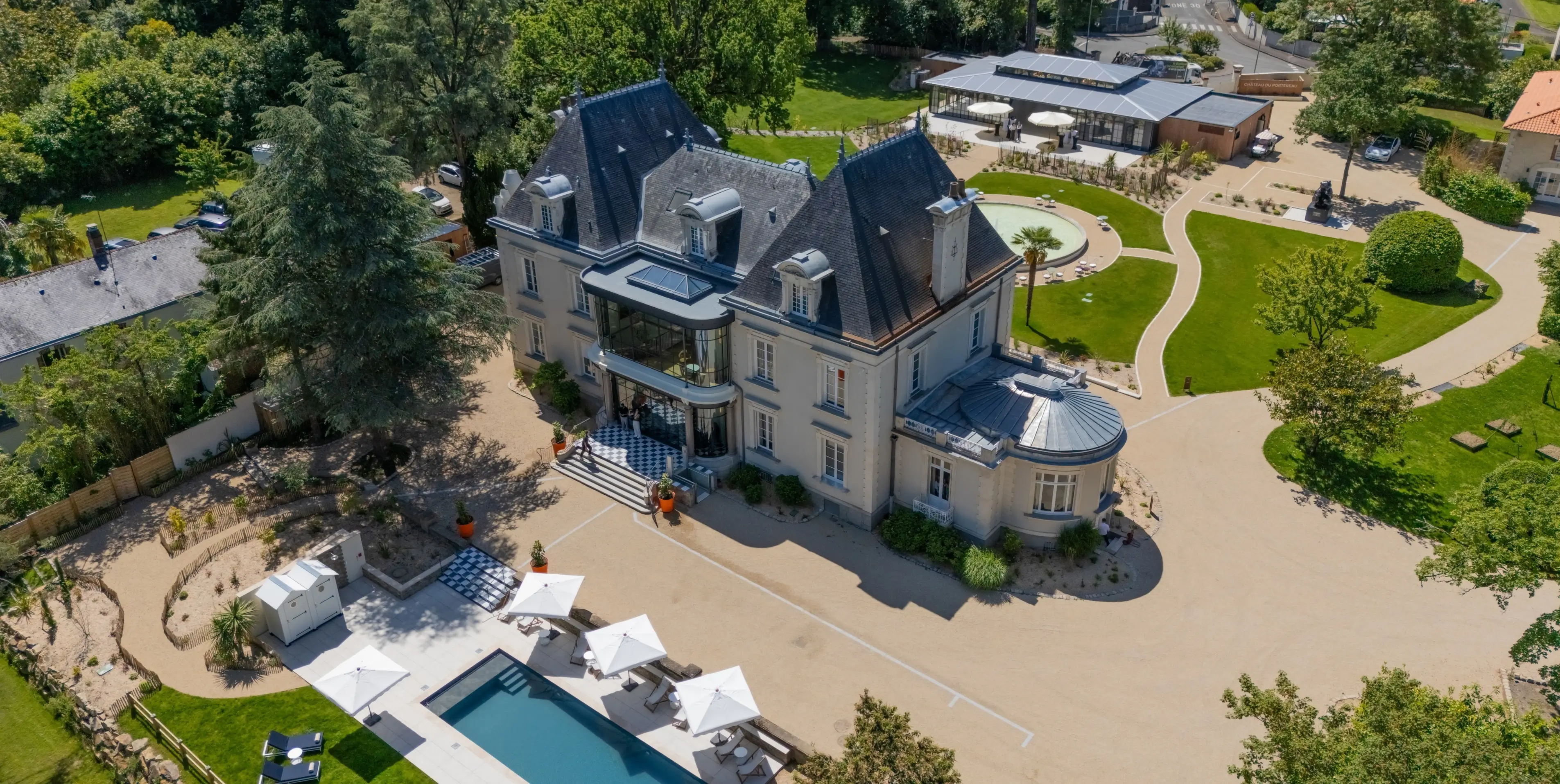 Vue aérienne du Château du Portereau à Vertou
