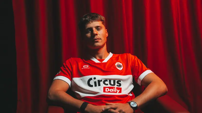 Rein Van Helden is a Red!