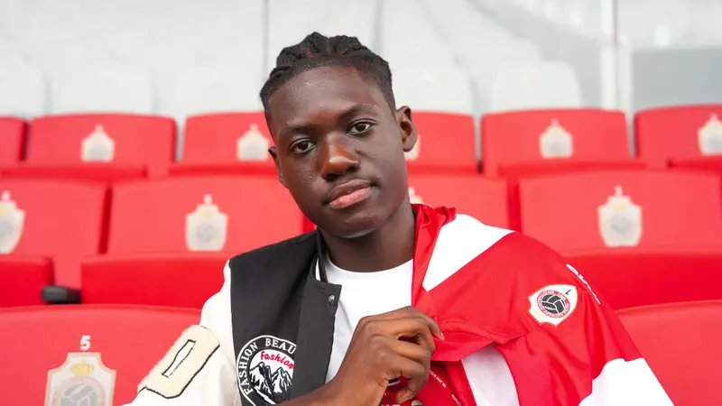 Jediael Mbambi tekent eerste profcontract