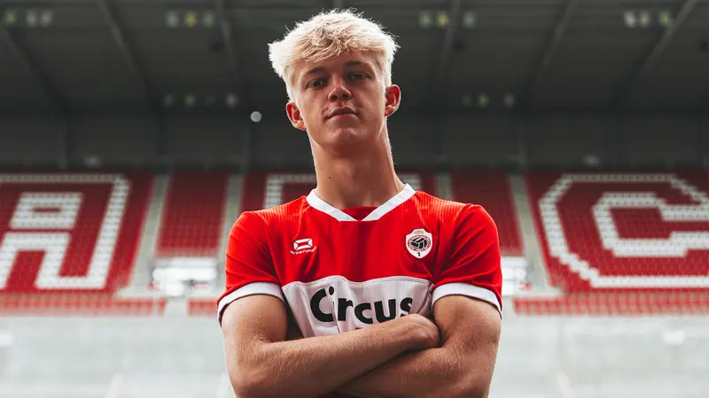 Jeff Godelaine (19) heeft bij RAFC een contractverlenging getekend voor drie seizoenen.
